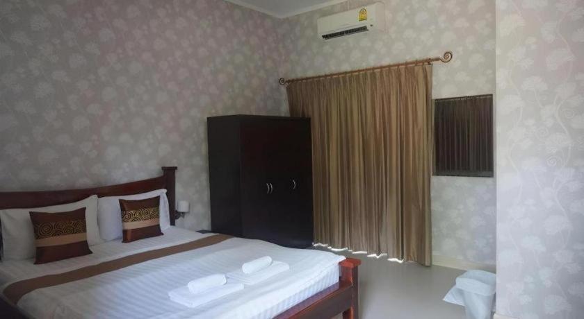 The Park Nangrong Resort Екстериор снимка