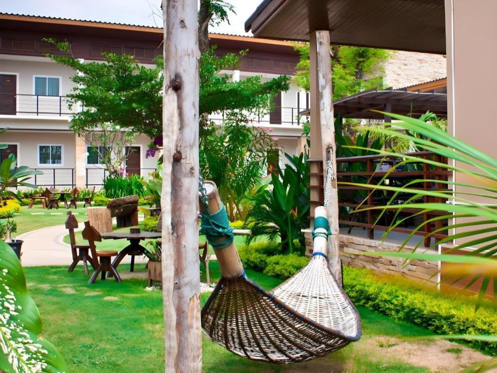 The Park Nangrong Resort Екстериор снимка